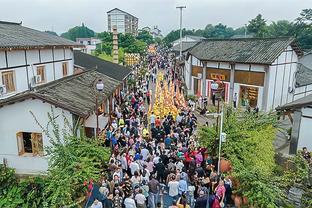 德泽尔比谈欧联抽签：我和德罗西是朋友，但这次我希望自己能赢